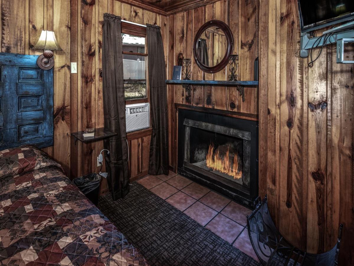 Apache Village 4, King Studio, Midtown, Sleeps 2 Ruidoso Eksteriør billede